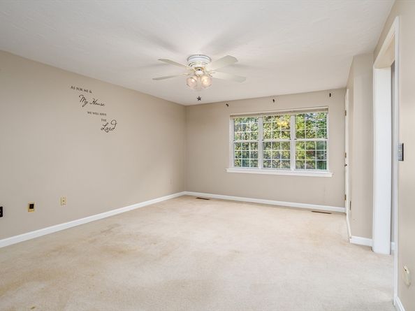 921 Ridgefield Cir C, Clinton MA 01510