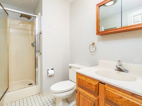 921 Ridgefield Cir C, Clinton MA 01510