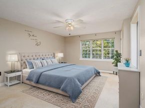 921 Ridgefield Cir C, Clinton MA 01510