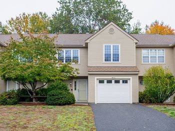 921 Ridgefield Cir