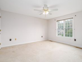 921 Ridgefield Cir C, Clinton MA 01510