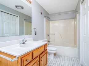 921 Ridgefield Cir C, Clinton MA 01510
