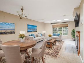 921 Ridgefield Cir C, Clinton MA 01510