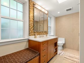 17 James St 1, Brookline MA 02446