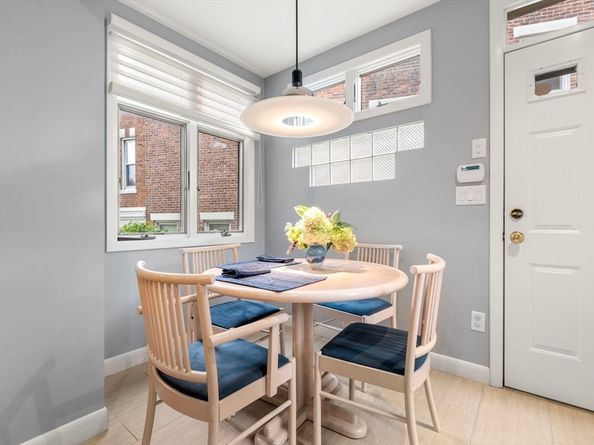 17 James St 1, Brookline MA 02446
