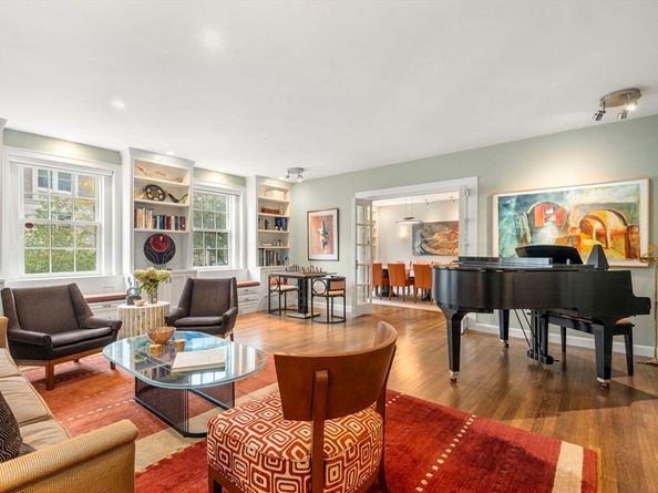 17 James St 1, Brookline MA 02446