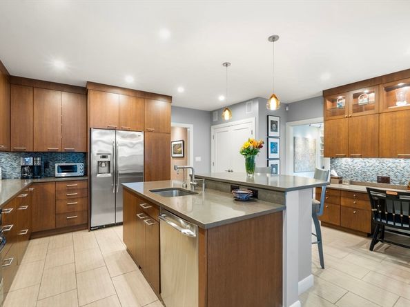 17 James St 1, Brookline MA 02446