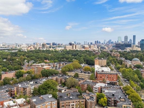 17 James St 1, Brookline MA 02446