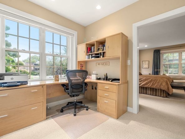 17 James St 1, Brookline MA 02446