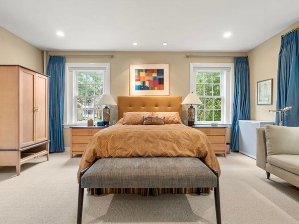17 James St 1, Brookline MA 02446