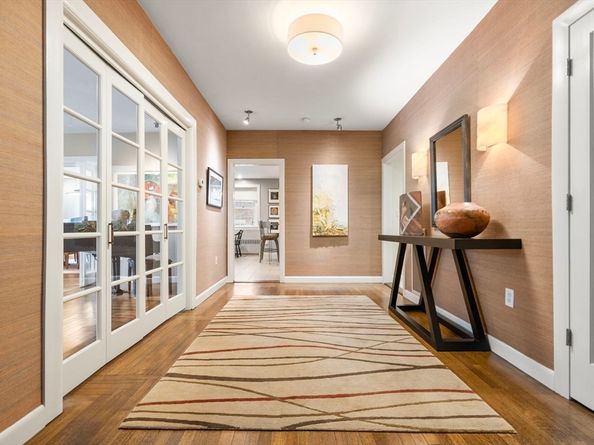 17 James St 1, Brookline MA 02446