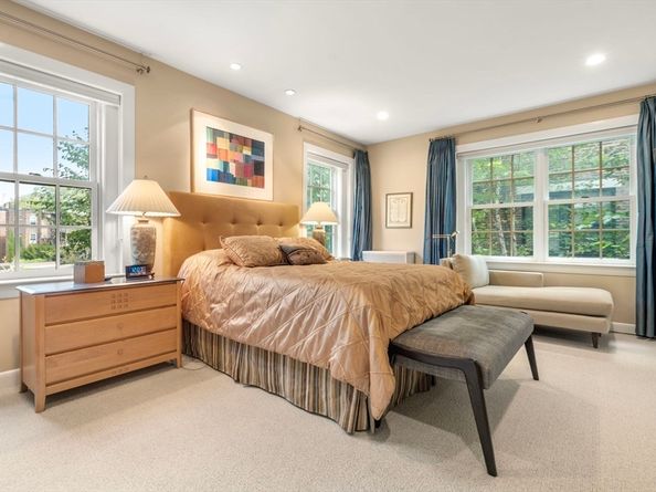 17 James St 1, Brookline MA 02446