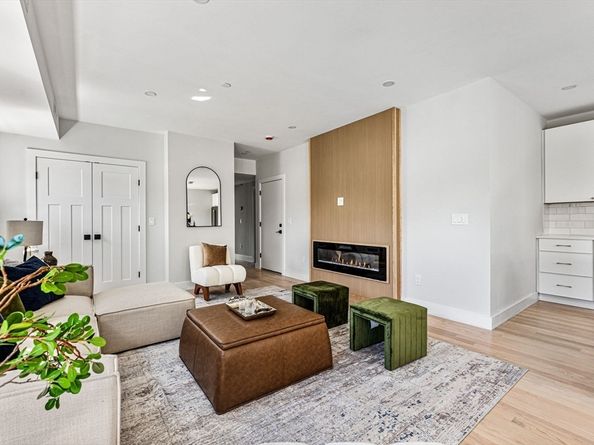 198 Bowen 2, Boston MA 02127