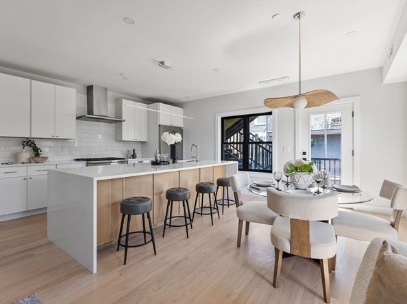 198 Bowen 2, Boston MA 02127