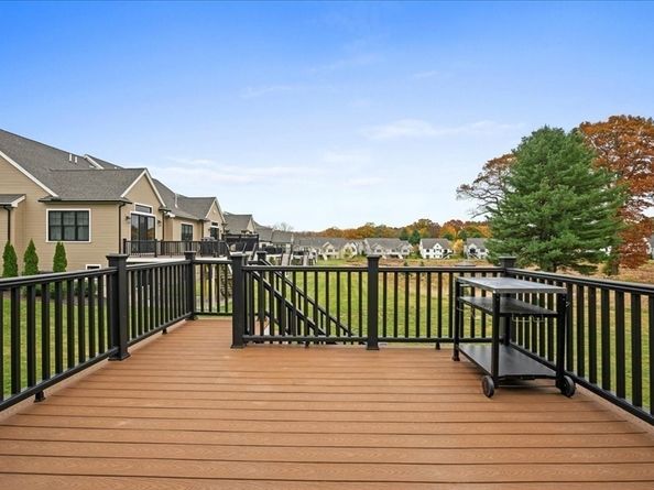 9 Hawk Lane 28, Framingham MA 01701