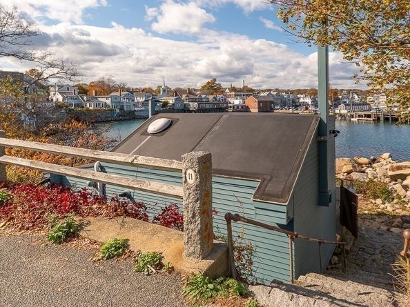11 Atlantic Avenue, Rockport MA 01966