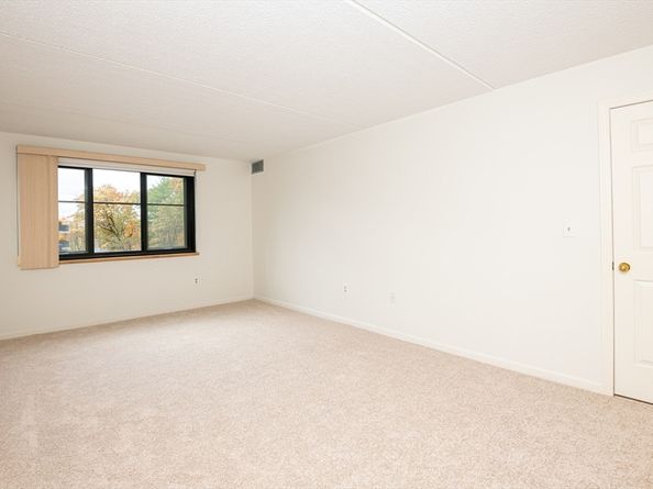 200 Ledgewood Drive 505, Stoneham MA 02180