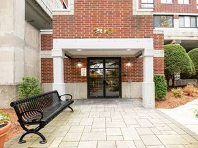 200 Ledgewood Drive 505, Stoneham MA 02180