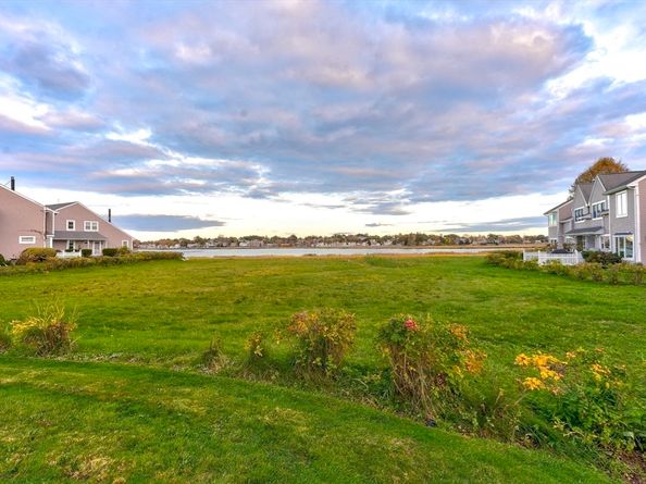 19 Harbourside Rd 19, Quincy MA 02171