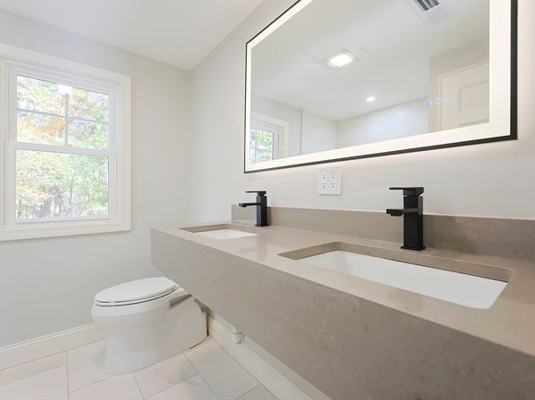 60 Duxbury Dr, Holden MA 01520