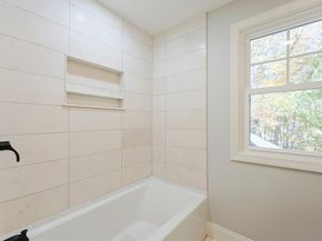60 Duxbury Dr, Holden MA 01520