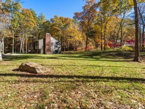 52 & 54 Wells Park Rd, Sturbridge MA 01566