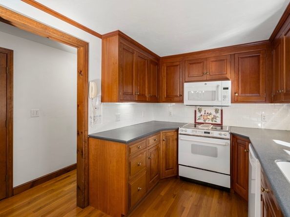 52 & 54 Wells Park Rd, Sturbridge MA 01566