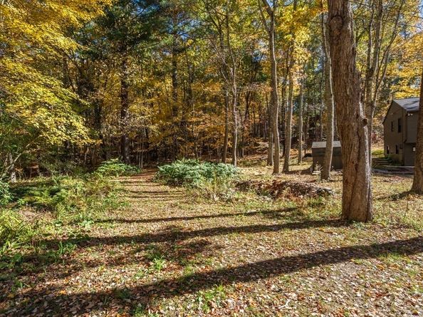 52 & 54 Wells Park Rd, Sturbridge MA 01566