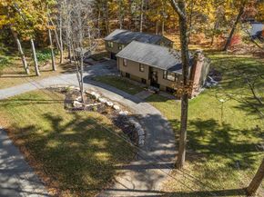 52 & 54 Wells Park Rd, Sturbridge MA 01566