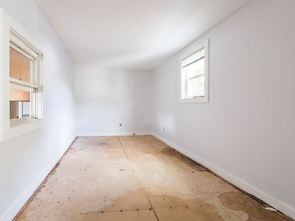 4 E Main St, West Brookfield MA 01585