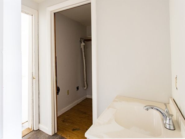 4 E Main St, West Brookfield MA 01585