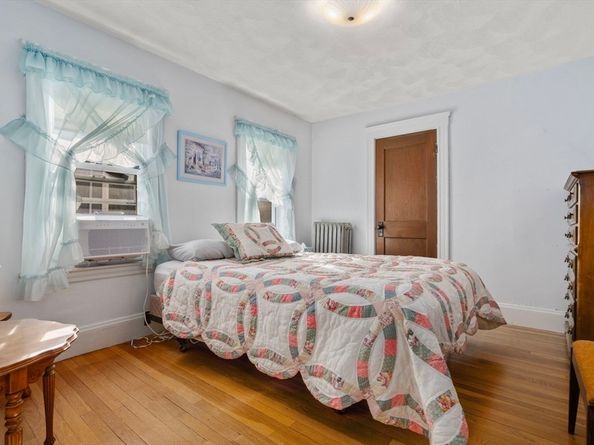 31 Preston St, Malden MA 02148