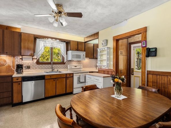 31 Preston St, Malden MA 02148