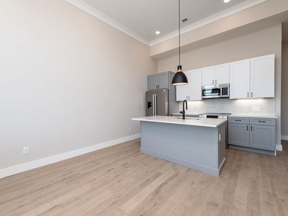 8 Franklin Street 202, Boston MA 02134