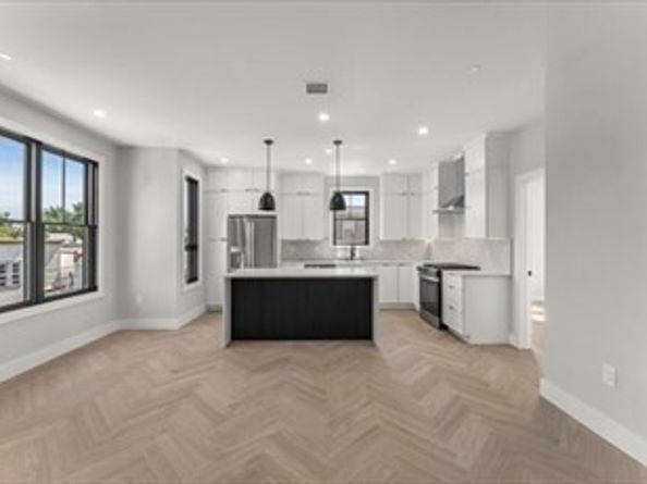 106 Moore PH8, Boston MA 02128