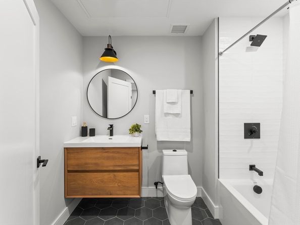 106 Moore PH8, Boston MA 02128