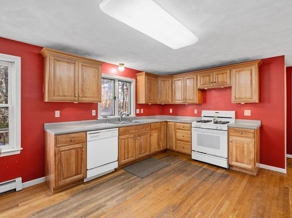 7 Frances Dr, Newburyport MA 01950