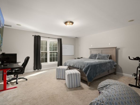 27 Turtleback Rd, Essex MA 01929