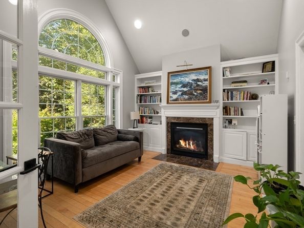 27 Turtleback Rd, Essex MA 01929