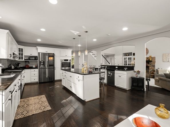 27 Turtleback Rd, Essex MA 01929