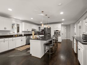 27 Turtleback Rd, Essex MA 01929