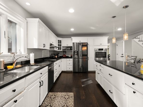 27 Turtleback Rd, Essex MA 01929