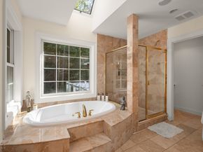 27 Turtleback Rd, Essex MA 01929
