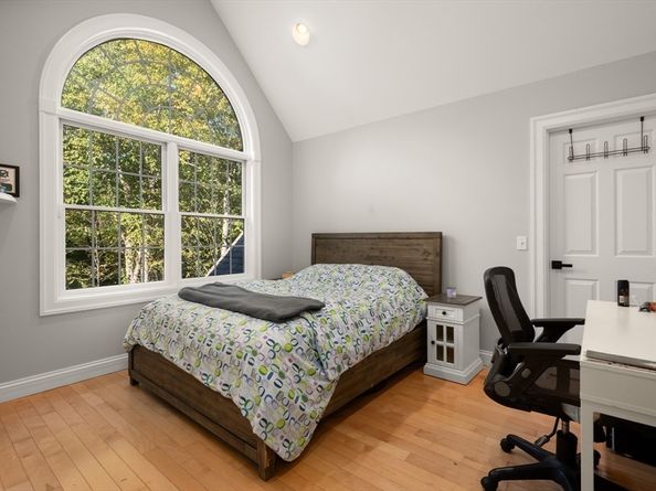 27 Turtleback Rd, Essex MA 01929