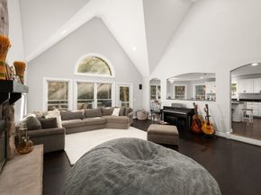 27 Turtleback Rd, Essex MA 01929