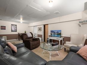 27 Turtleback Rd, Essex MA 01929