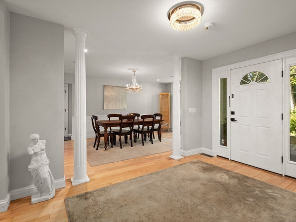 27 Turtleback Rd, Essex MA 01929