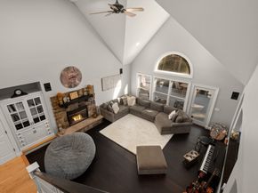 27 Turtleback Rd, Essex MA 01929