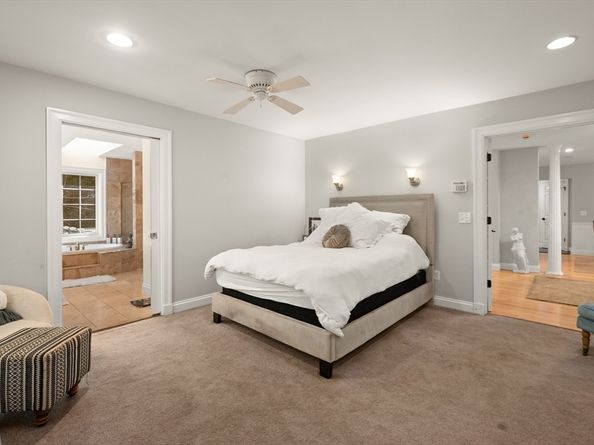27 Turtleback Rd, Essex MA 01929
