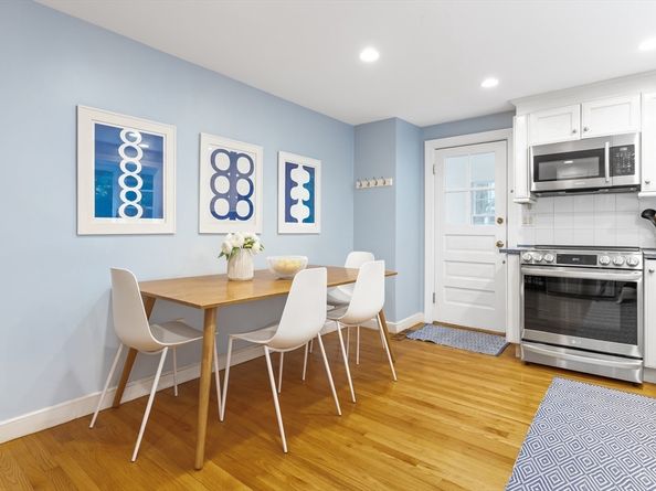 332 Hillcrest Road, Needham MA 02492